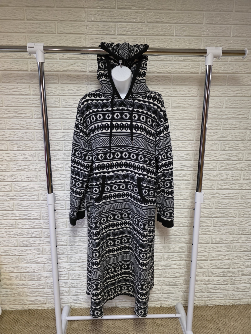 Cuddl Duds Black and White Patterned Pajama Gown Hoodie
